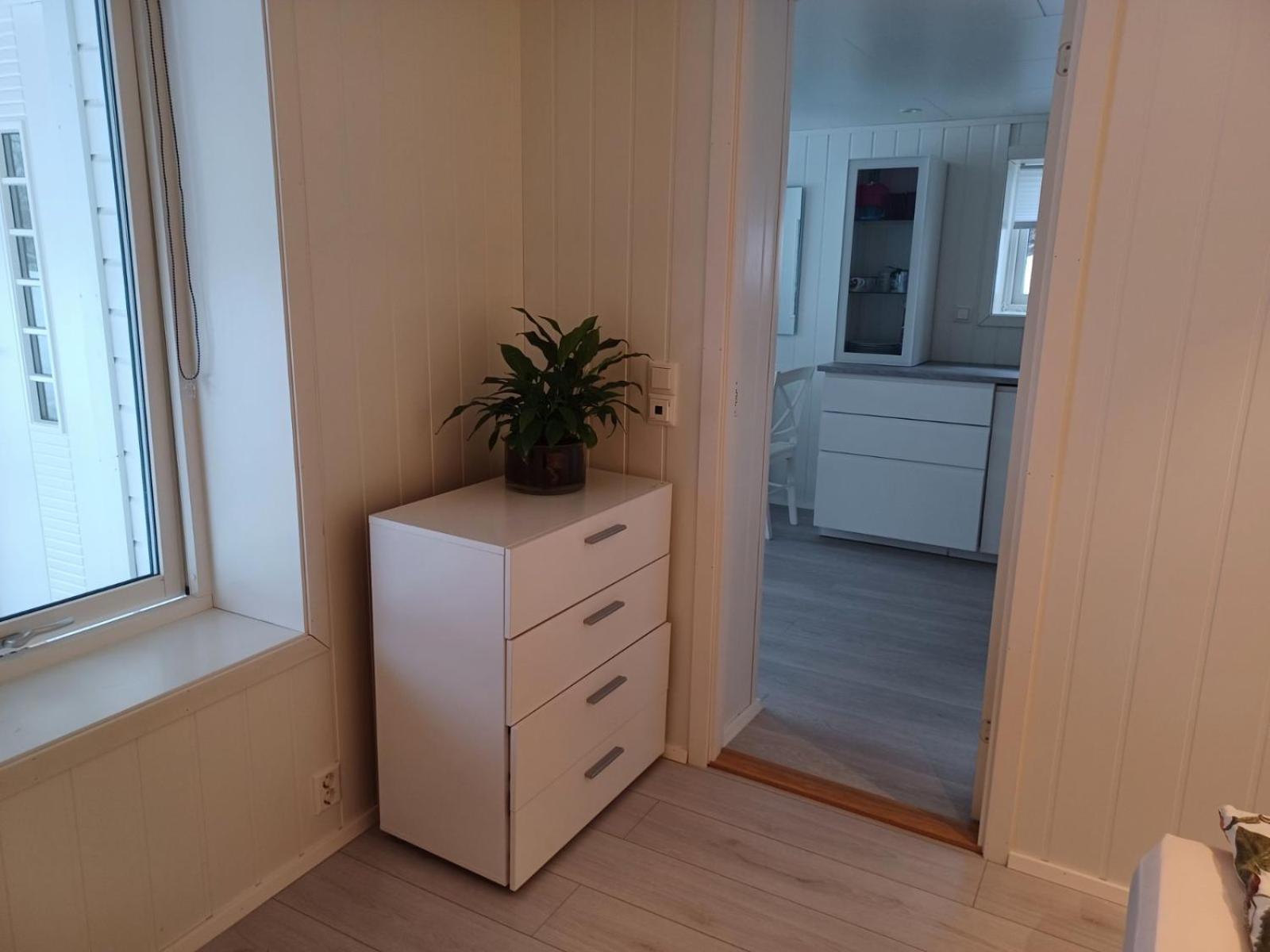 Great Location For You! Natalie's Apartment Skjervoy
